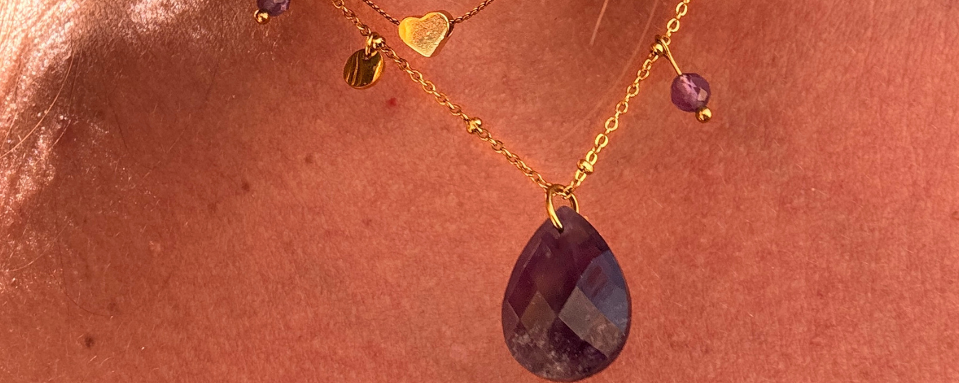 Bijoux de mariage : ce que la mariée et les invitées peuvent porte