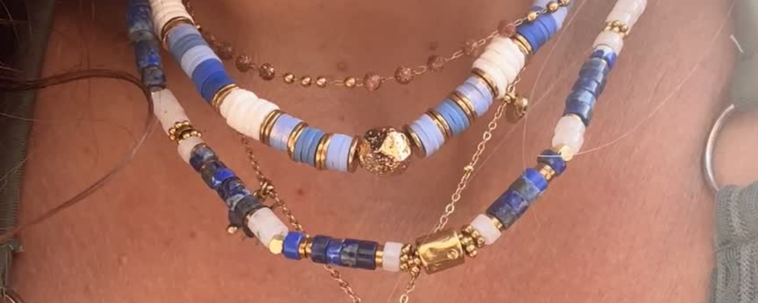 Style minimaliste : les 5 bijoux de base à avoir