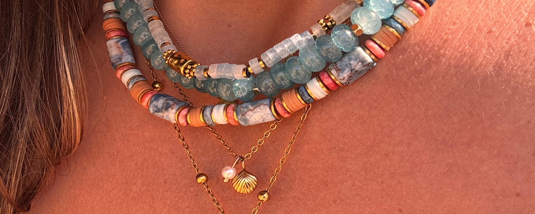 Peut-on dormir avec ses bijoux ? Ce qu'il faut savoir