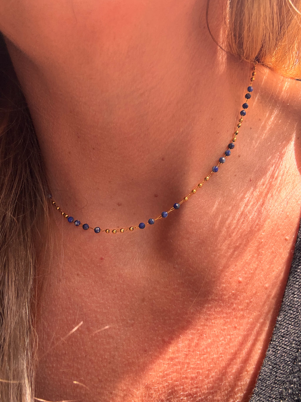 Collier Bluestone — Ras-de-cou en Lapis-Lazuli & Acier Inoxydable doré