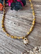 Collier Beetle - Raffiné et lumineux