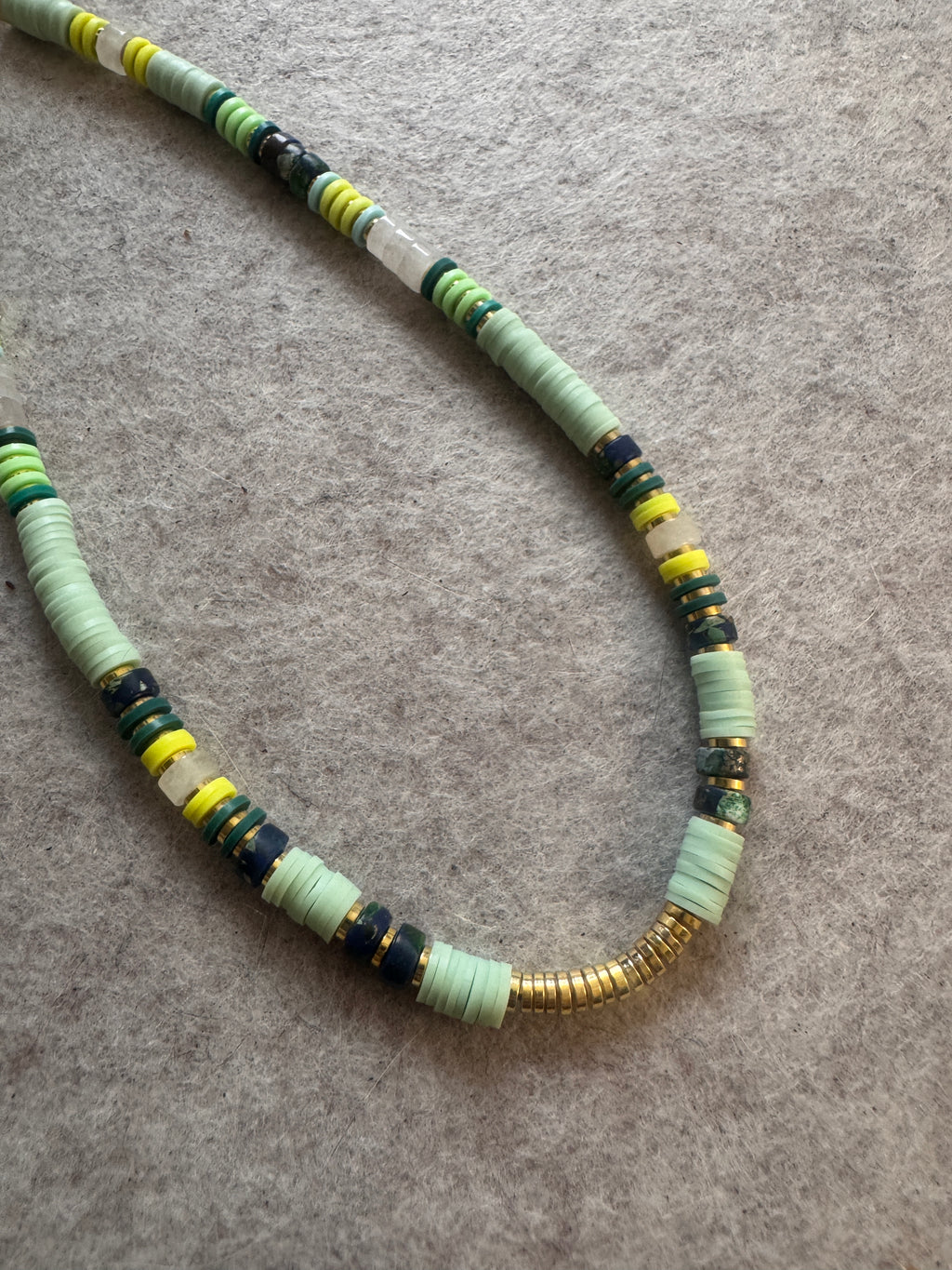 Collier Palmea – Perles Heishi et Pierres Naturelles