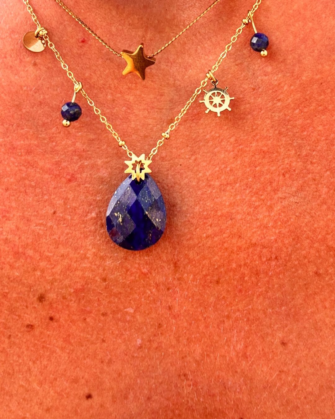 Collier Caléa – Élégance dorée et pierre naturelle