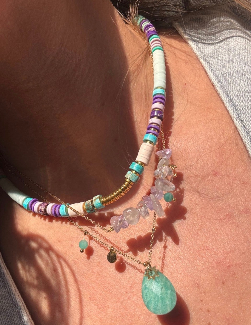 Collier Caléa – Élégance dorée et pierre naturelle