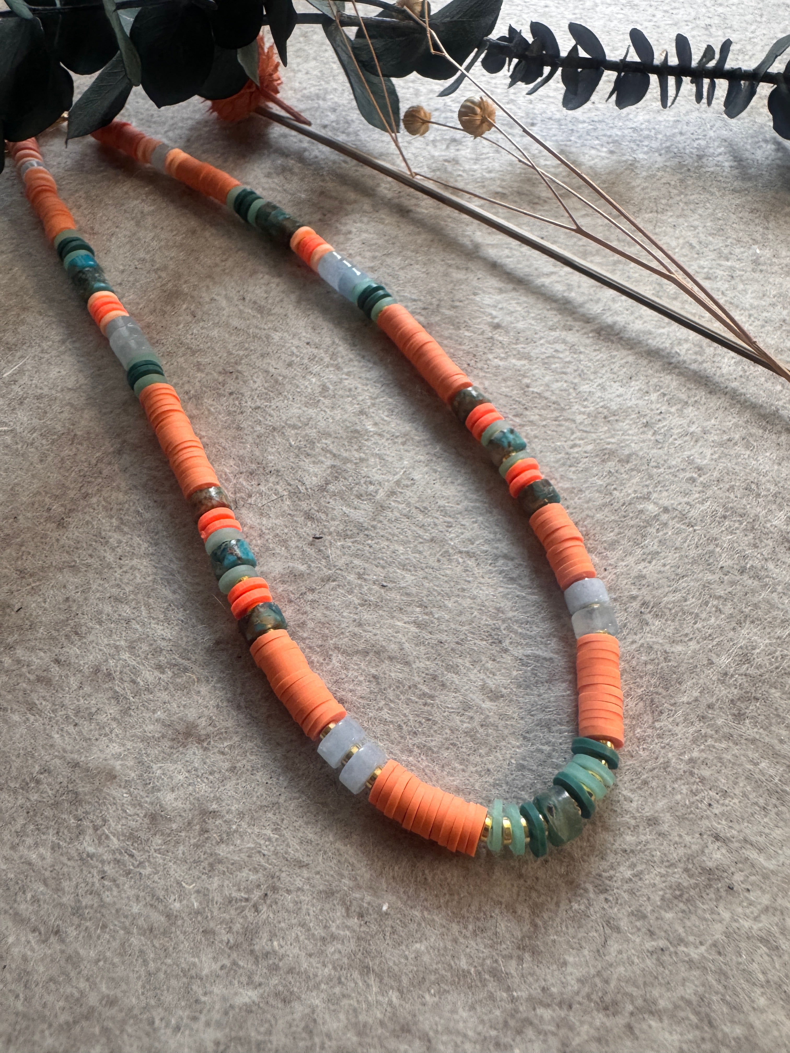 Collier Surf Kaya – Perles Heishi et Pierres Naturelles