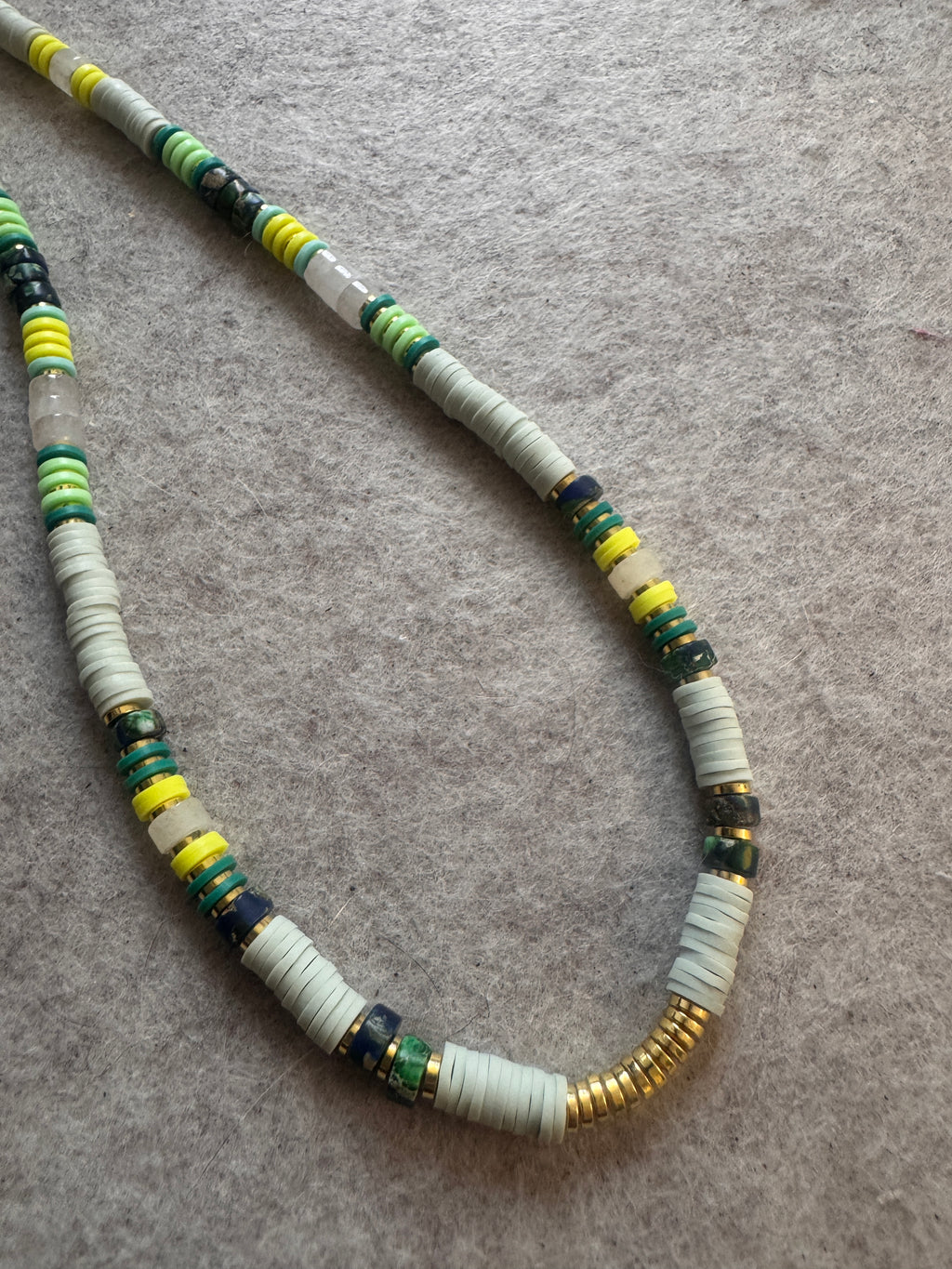 Collier Palmea – Perles Heishi et Pierres Naturelles