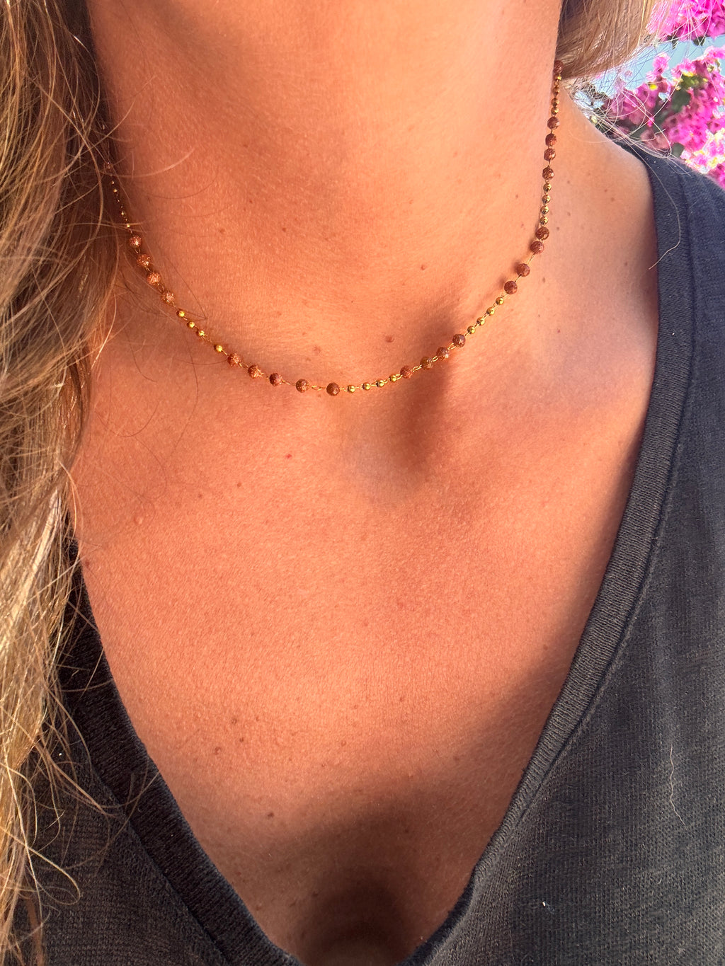 Collier Goldstone — Ras-de-cou en Pierre de Sable & Acier Inoxydable Doré