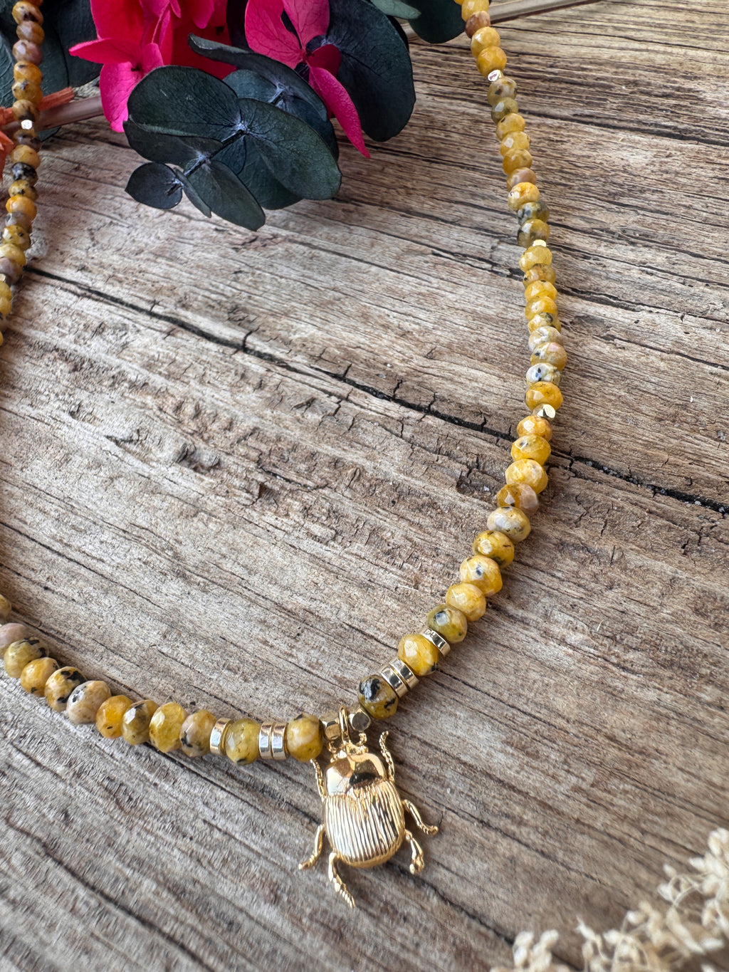 Collier Beetle - Raffiné et lumineux