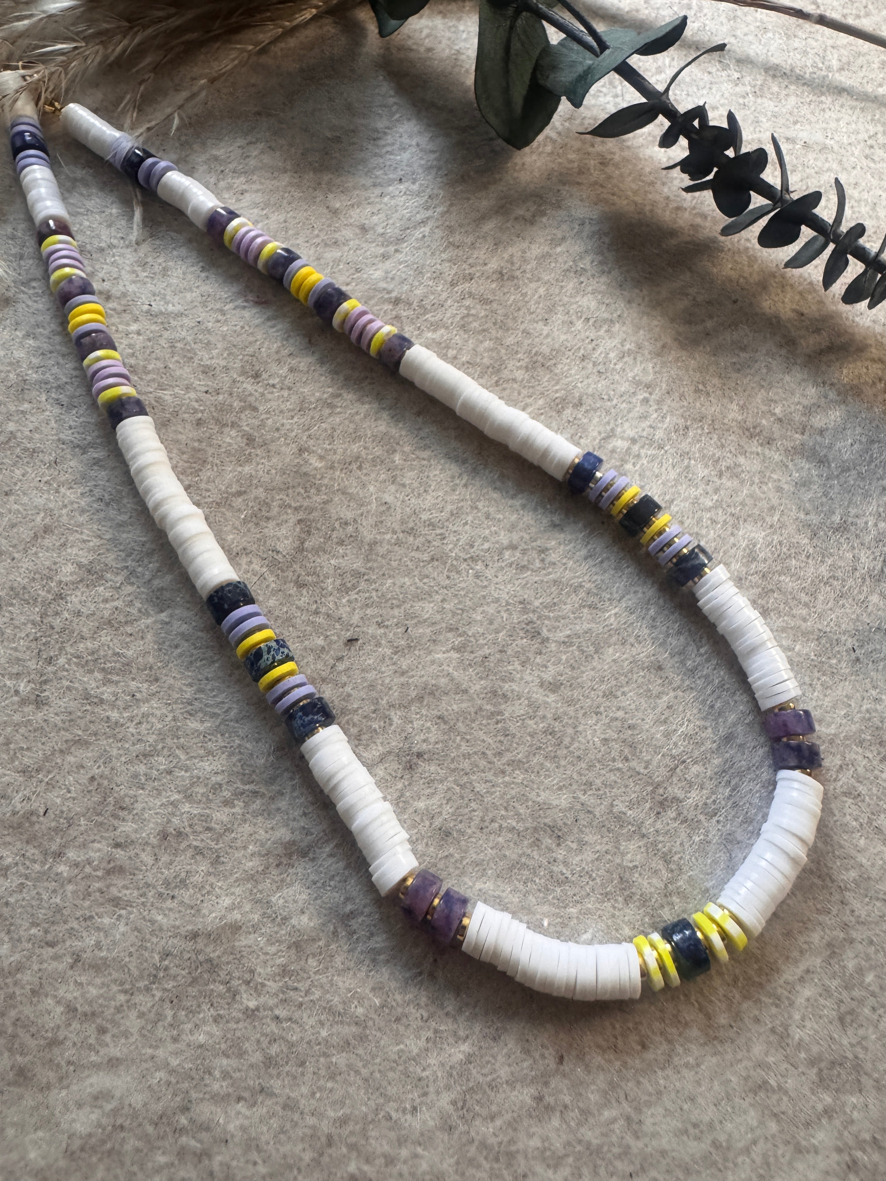 Collier Colin perles Heishi pierres naturelles bijou surf landais authentique