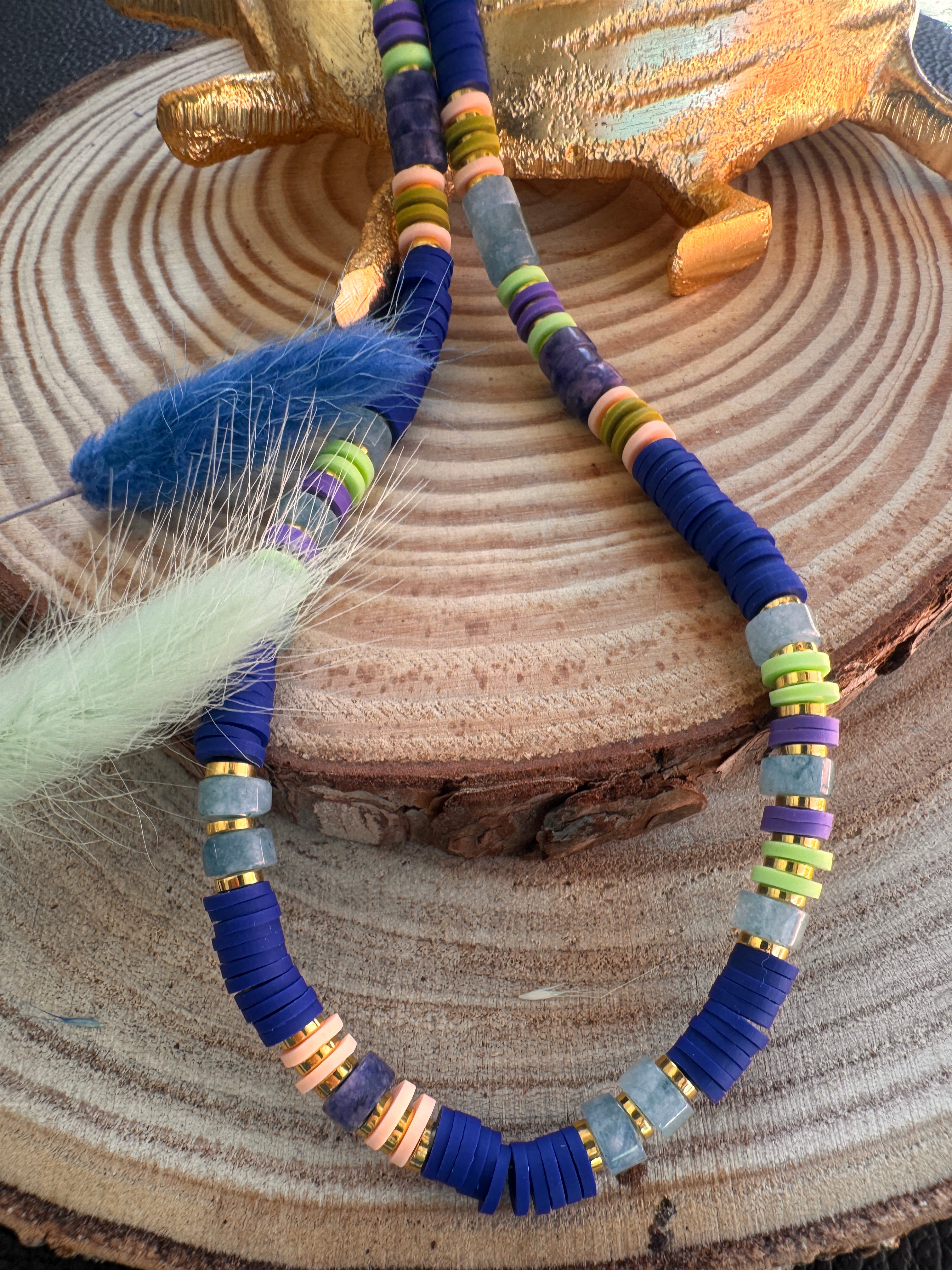 Collier Indigo perles Heishi bleu indigo vert anis rose poudré fait main Maison Iconic