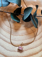 Collier Little Méduse porté bijou délicat féminin minimaliste résistant à l'eau Made in Landes
