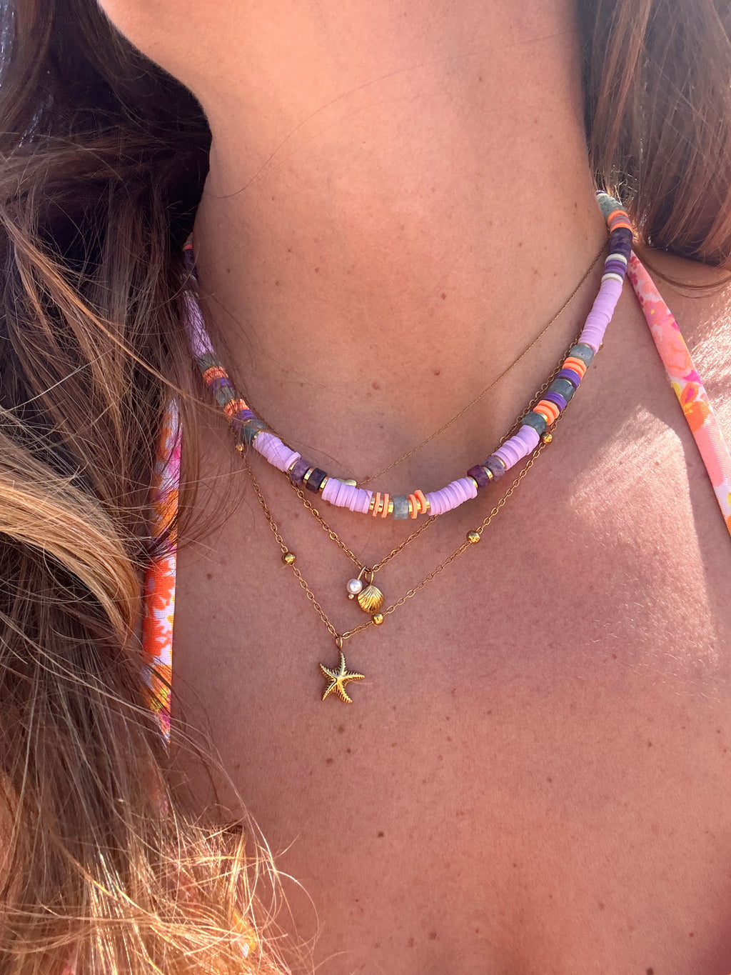 Collier Maldives perles Heishi lilas violet et pierres naturelles corail fait main