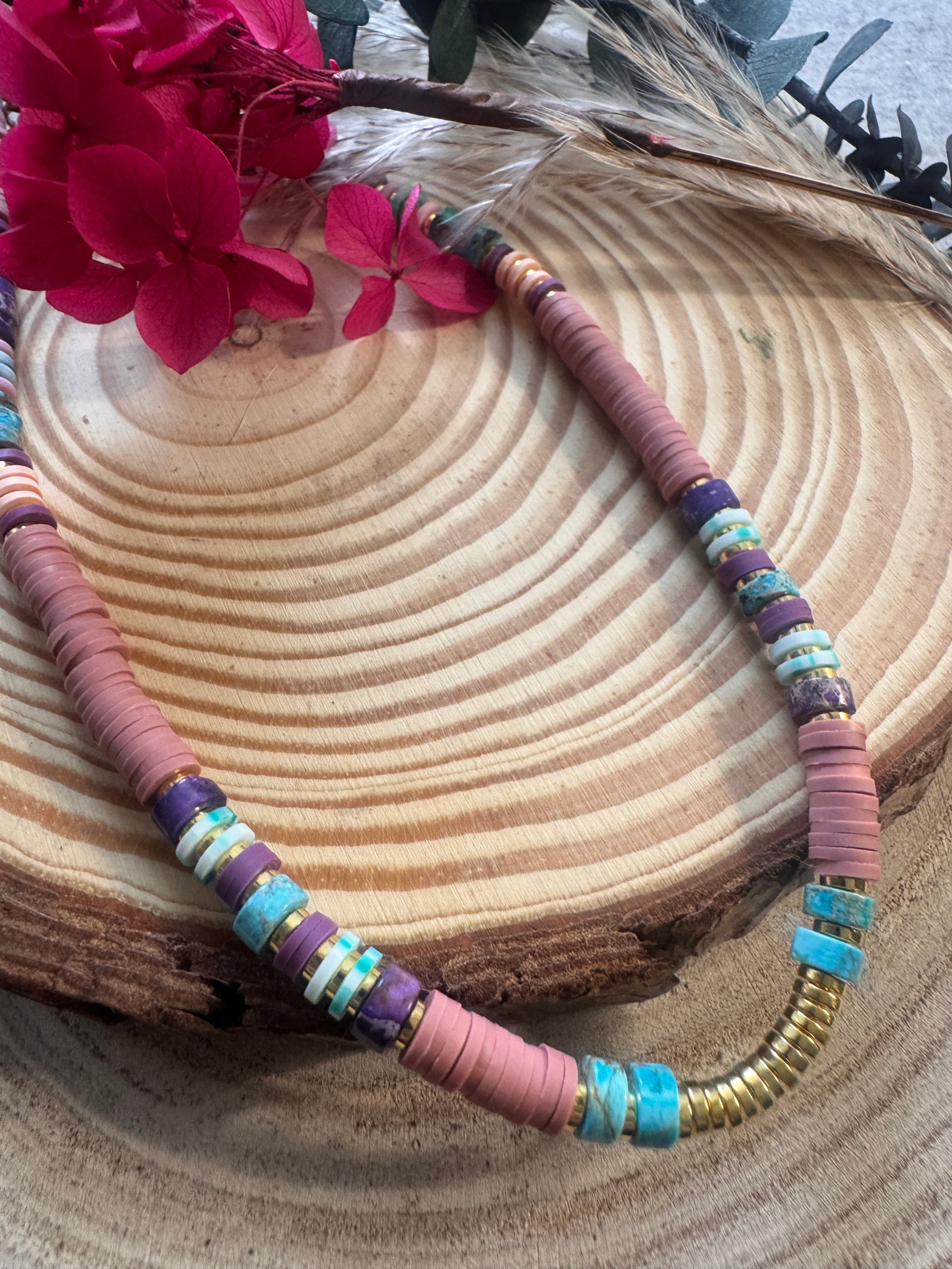 Collier estival femme perles colorées style bohème solaire