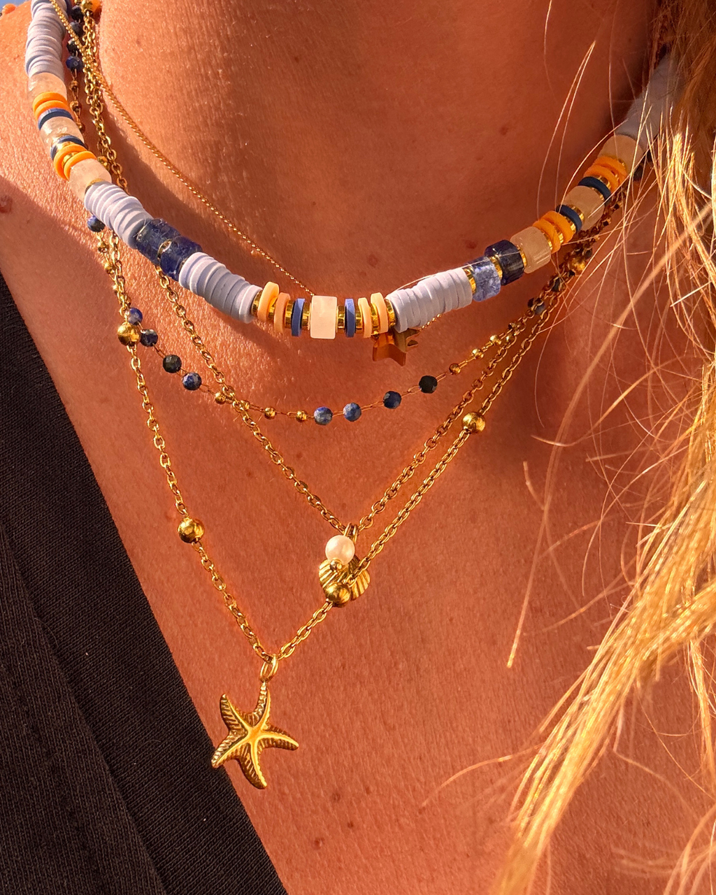 Détail des perles de sodalite bleue du collier Alchimie
