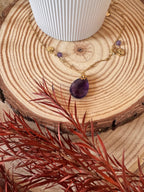 Collier Caléa – Élégance dorée et pierre naturelle