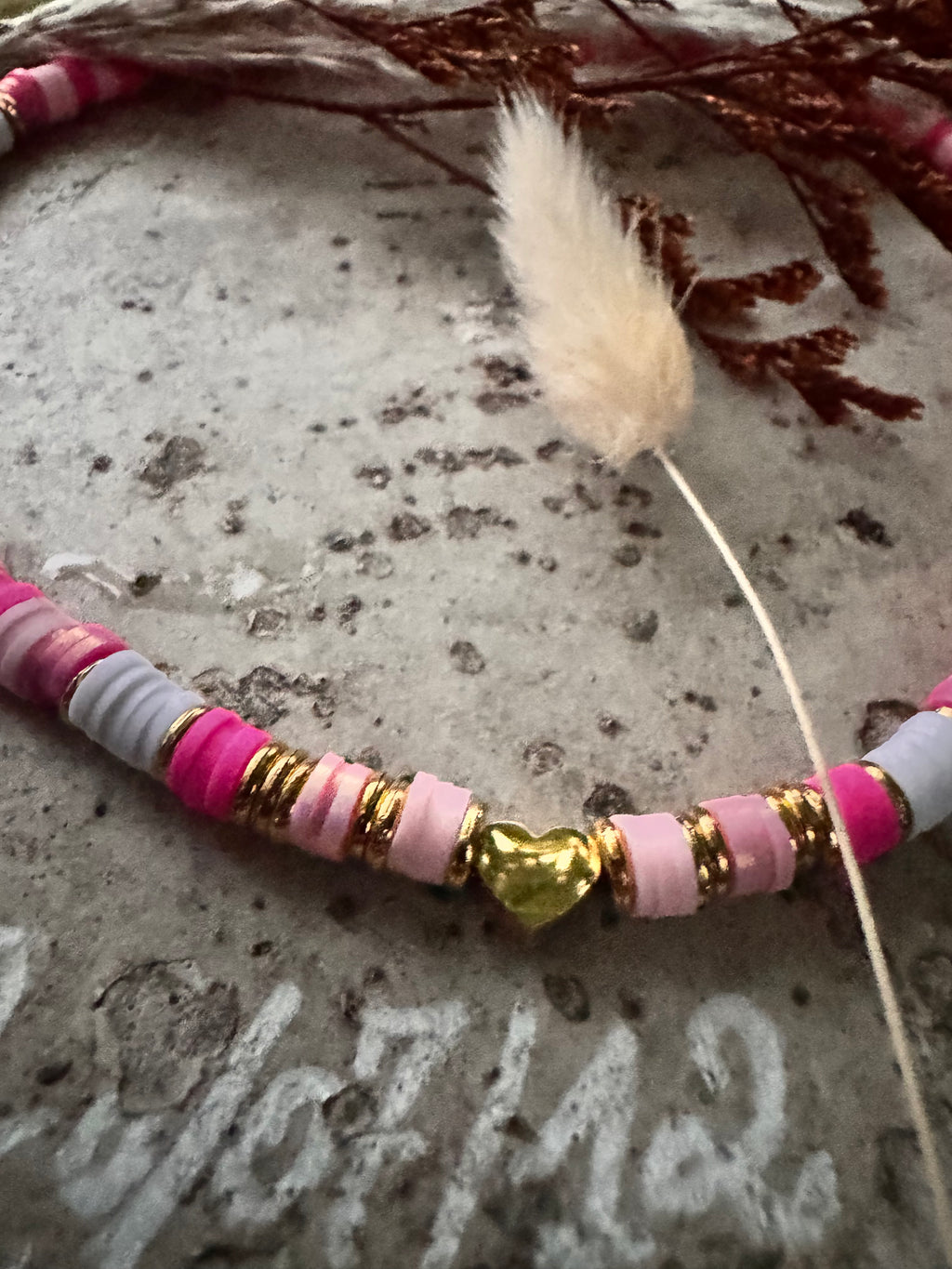 Collier Dalia – Perles heishi & doré minimaliste