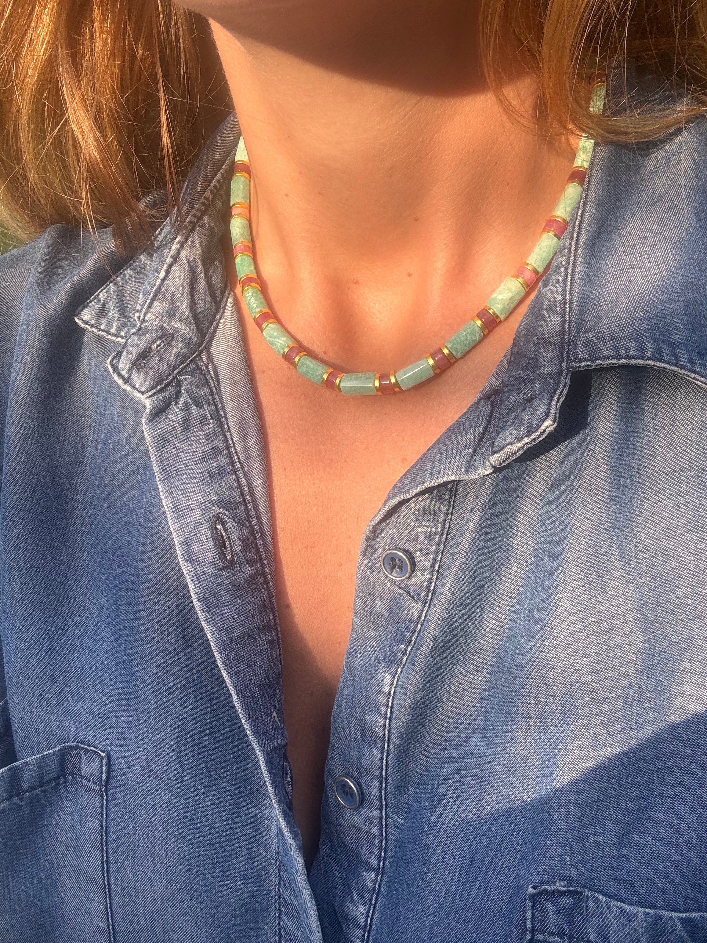 Collier Hélios – Perles  aquamarine & doré solaire
