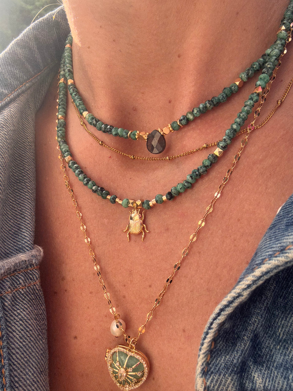 Collier Beetle - Raffiné et lumineux