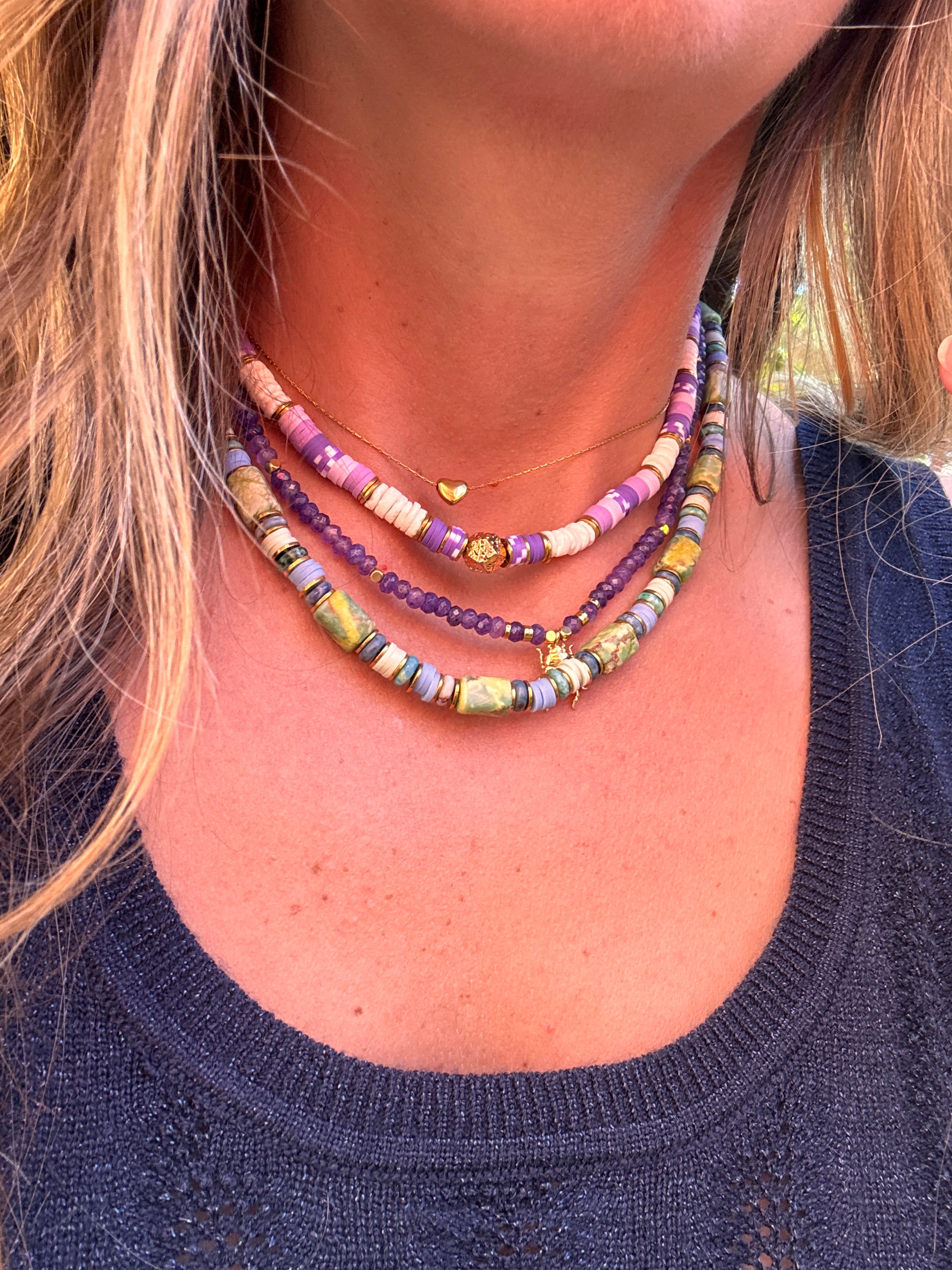 Collier Vaya – Pierre Naturelle Verte & Perles Heishi Lavande