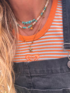 Collier Eden – Petites Pierres Naturelles & Chaîne Fine Dorée