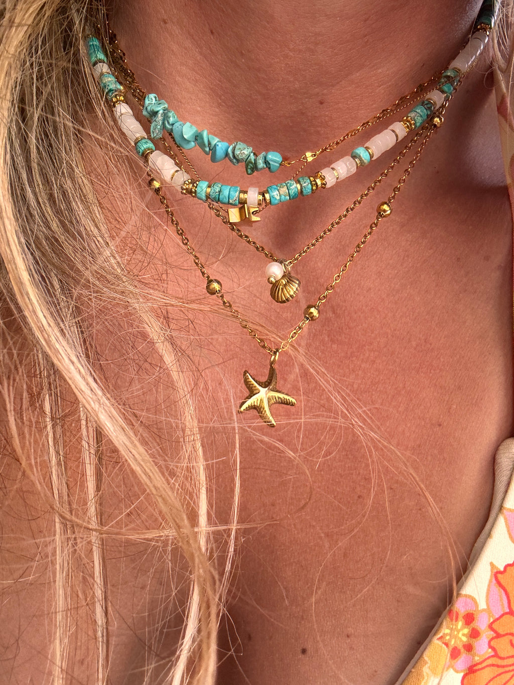Collier Eden – Petites Pierres Naturelles & Chaîne Fine Dorée