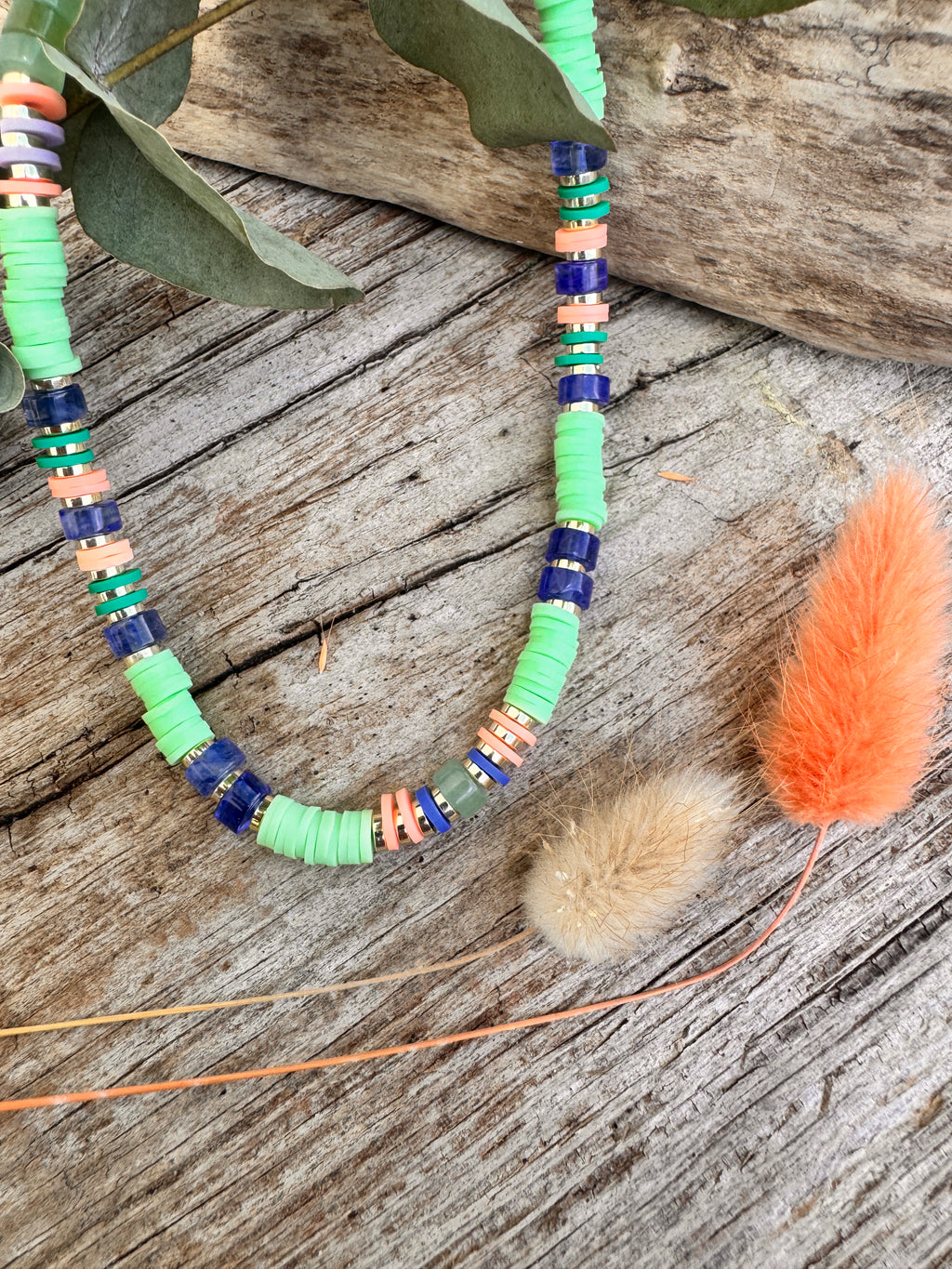 Layering de colliers d'été — perles heishi vert d'eau, bleu et rose