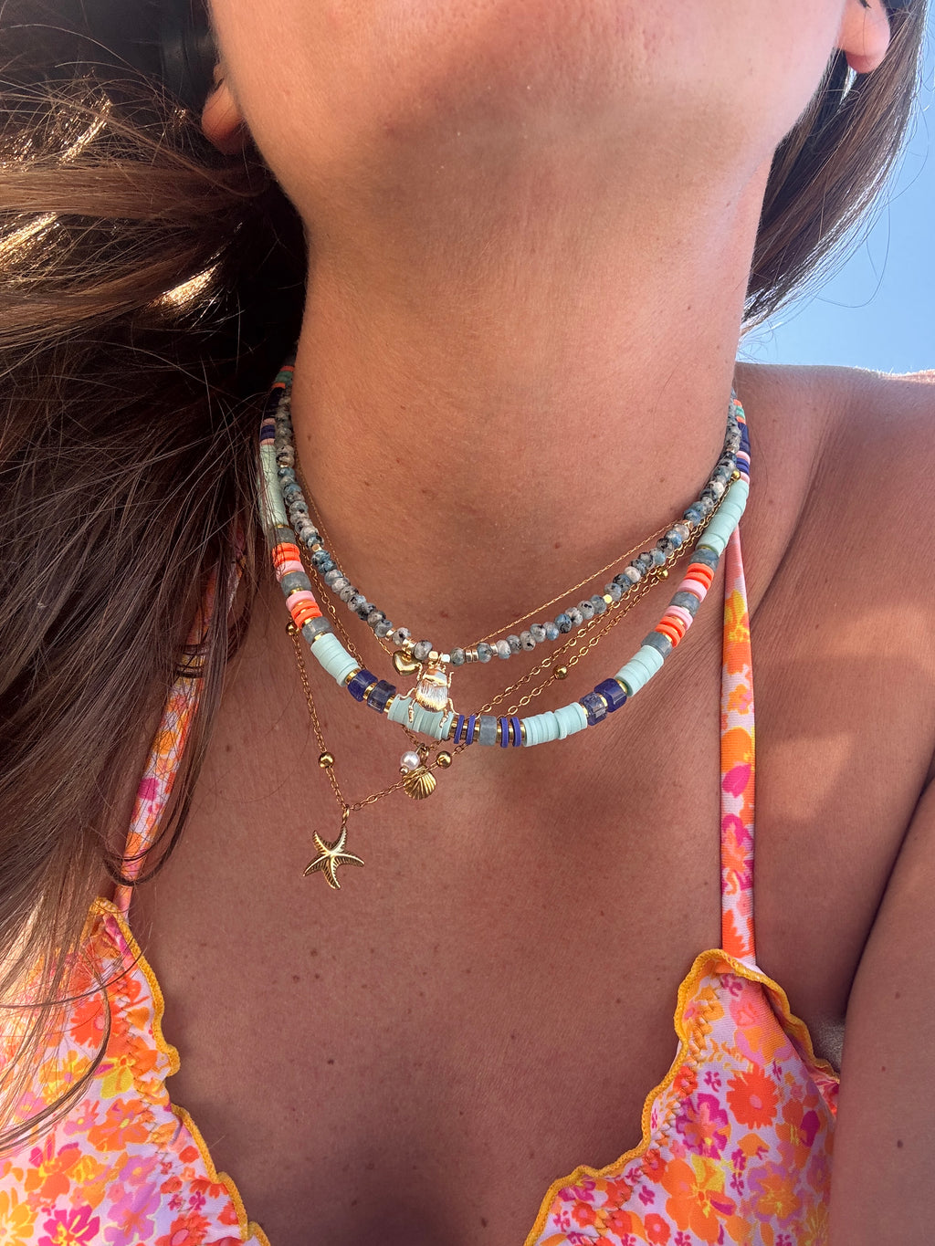 perles Heishi vert menthe et pierres naturelles gris et corail