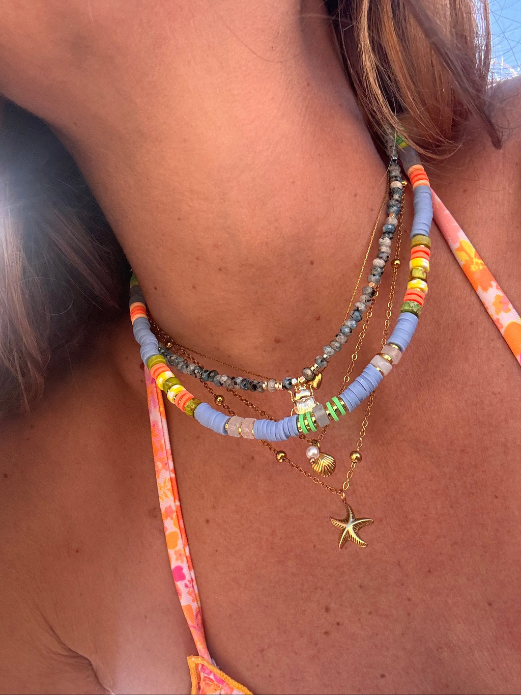 pierres naturelles vert fluo et gris bleuté fait main porté